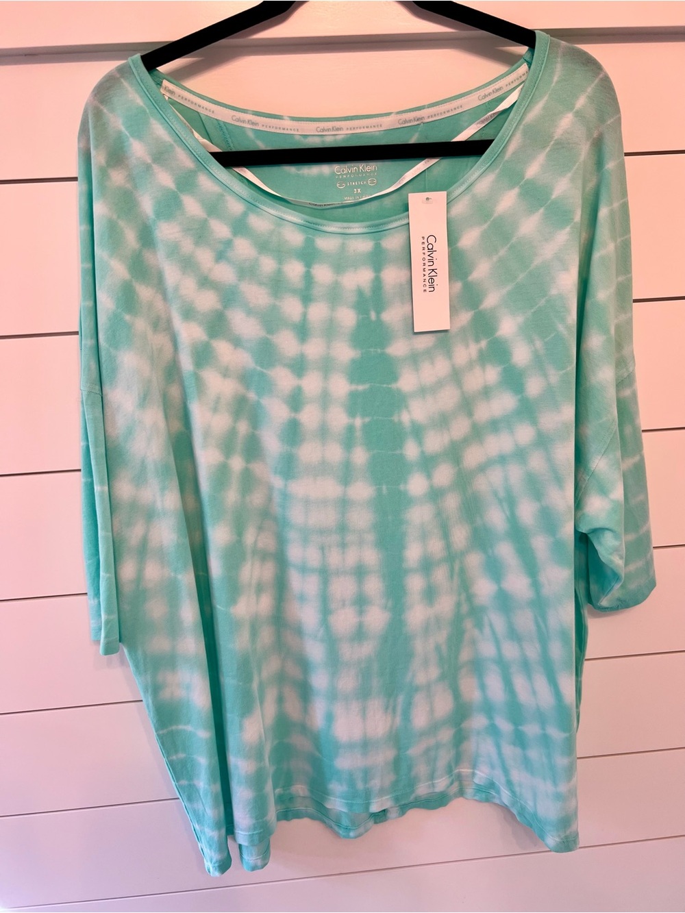 NWT CLAVIN KLEIN PERFORMANCE TOP